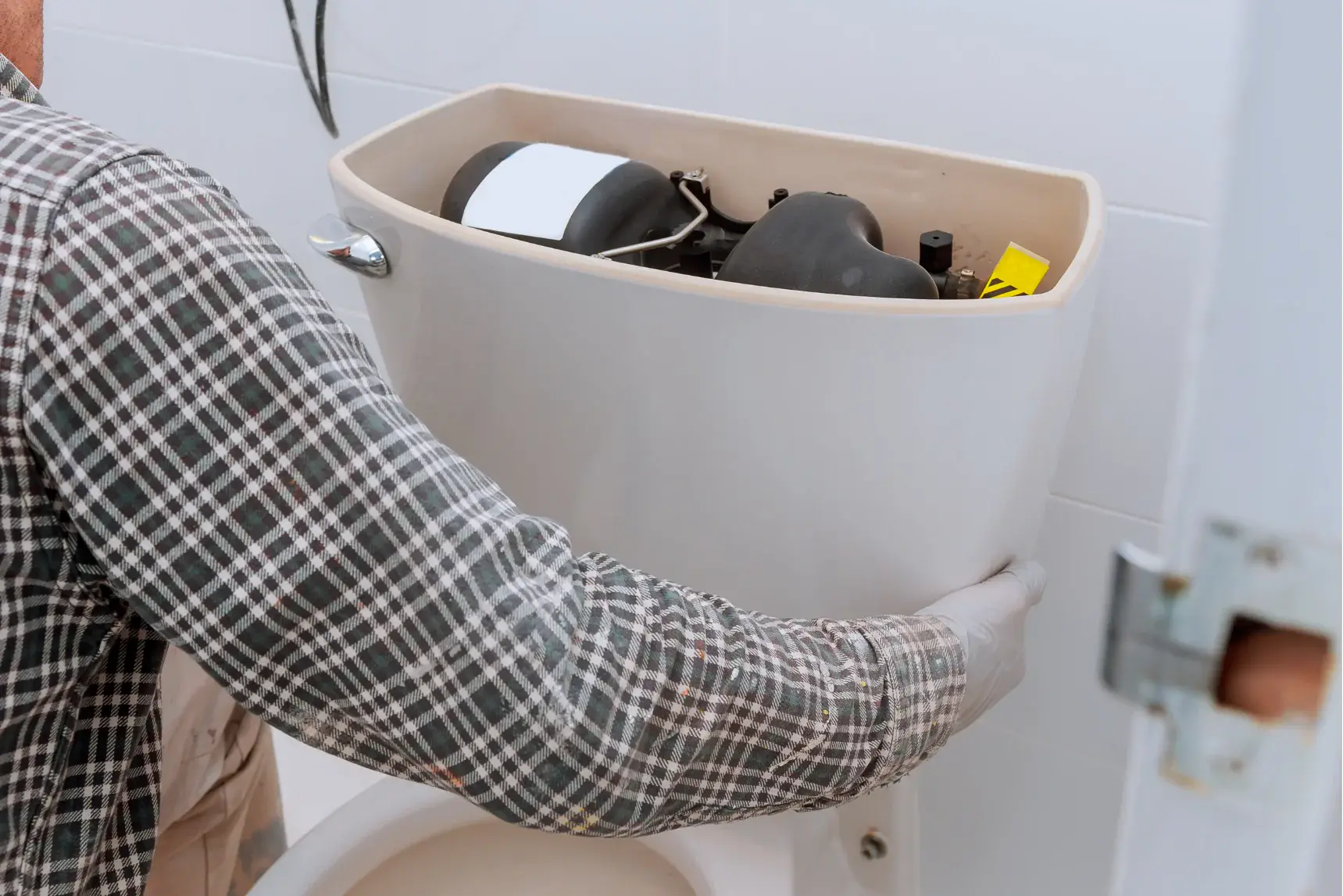 Signs Your Toilet Needs to Be Replaced